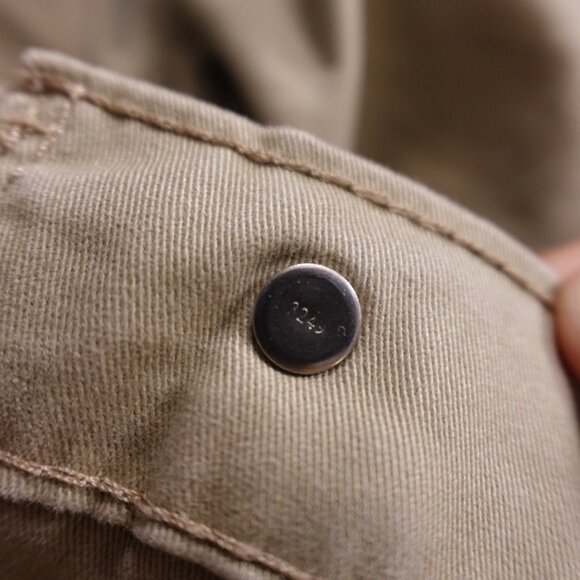 Levi's 541 Athletic Taper All Seasons Tech Khaki Pants - Men's W32 L38 Tall - Picture 12 of 14